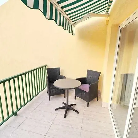 Mare B12 By Tenerife & Sales * أذيخي